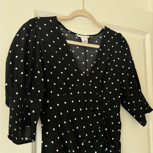 H&M dress for pregnant ladies 🩷 Puff-sleeved Crêped Dress dots - Picture 3 of 4